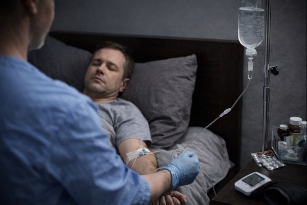 Капельница на дому: когда применяется и чем прокапывают от алкоголя